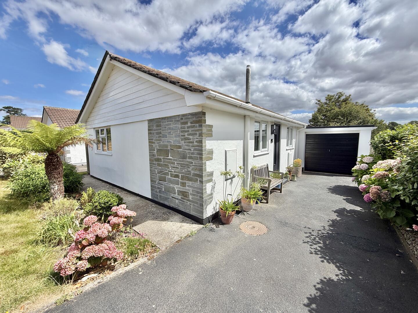 3 bed property in Daubuz Close, Truro